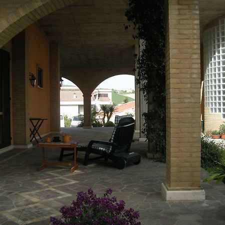 Bed And Breakfast San Martino Castignano Bagian luar foto