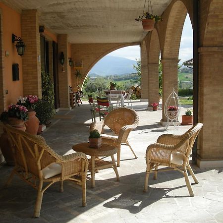 Bed And Breakfast San Martino Castignano Bagian luar foto